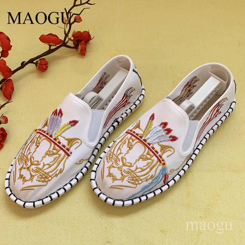 Unisexowe wsuwane buty w chińs – Embroidery Pattern recenzja i cena